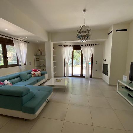 Pura Vida Vila Rodhákinon Exterior foto